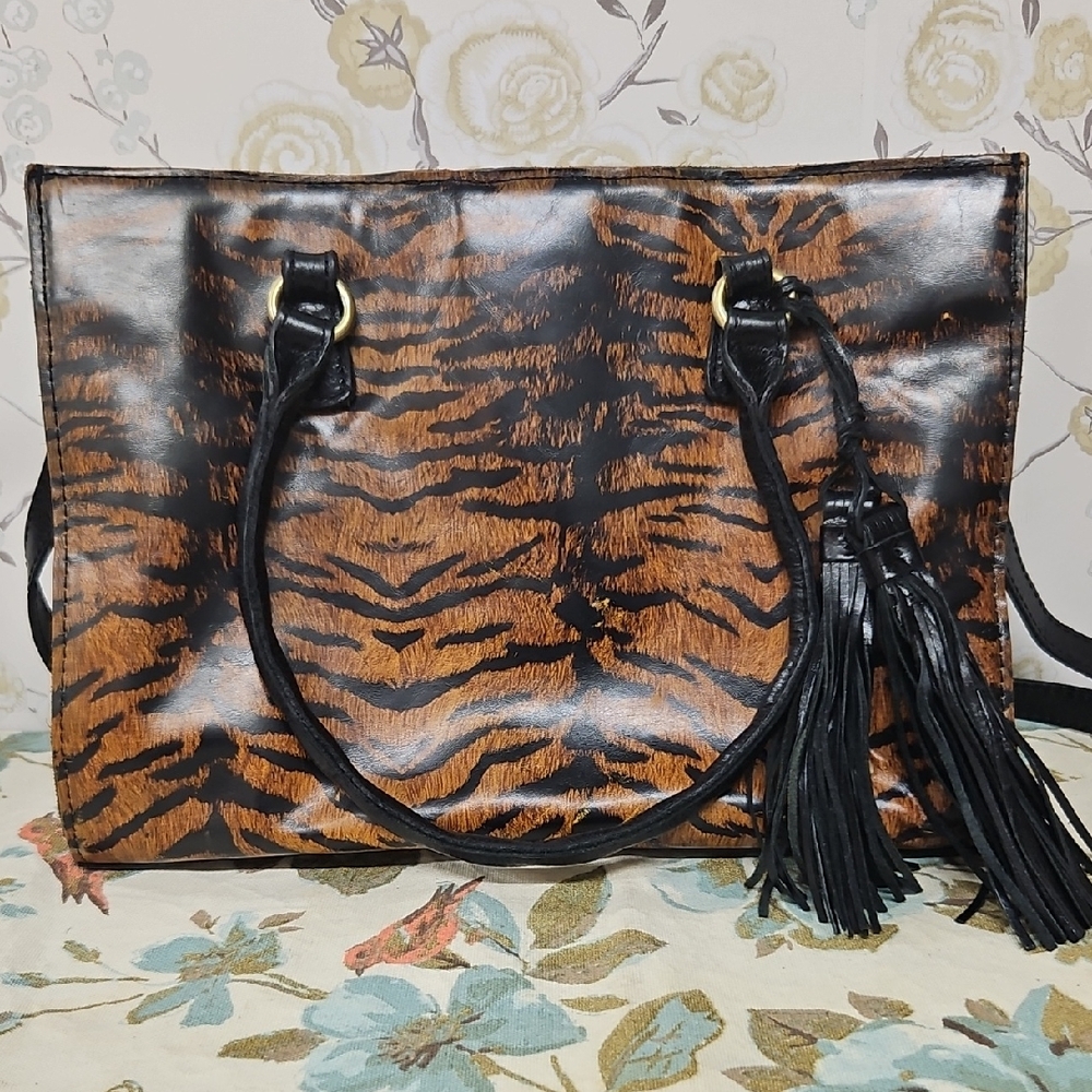 PATRICIA NASH Stylish Brown and Black Women's Bag  Shoulder/crossbody Straps